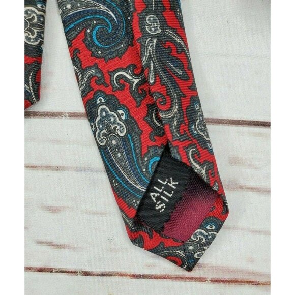 John Clarendon Multicolored Paisley U.S.A Made %100 Silk Tie - Picture 3 of 11